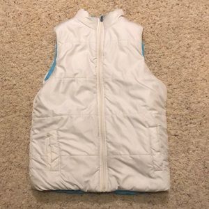 Reversible puffer vest